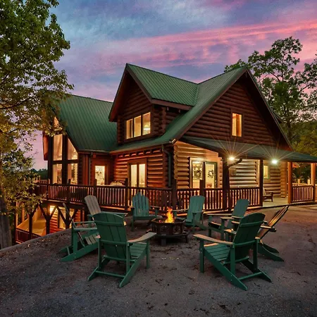 Villa Luxury Refresh 2025 Multi-Family Retreat